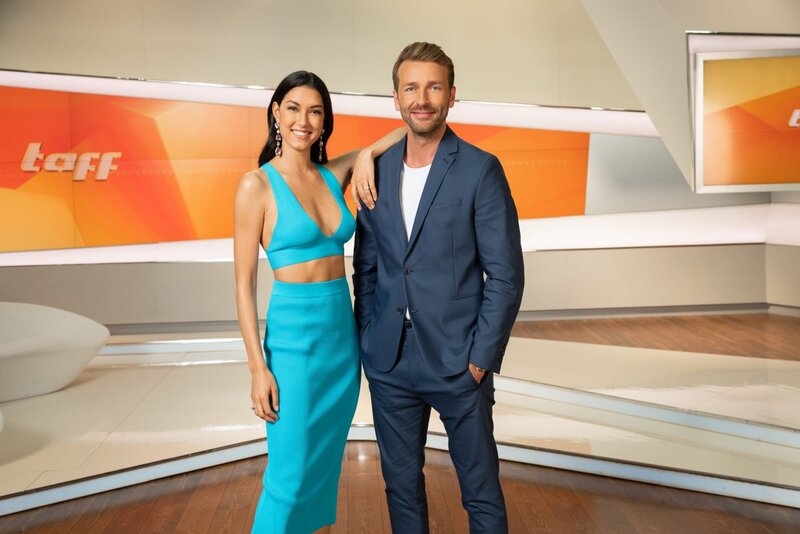 Rebecca Mir (l.); Thore Schölermann (r.) – Bild: ProSieben /​ Benjamin Kis