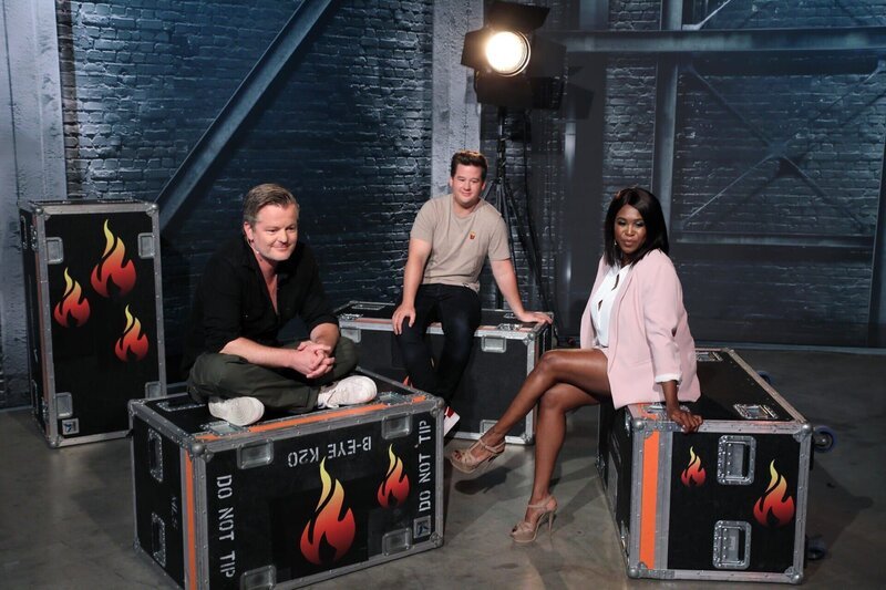 Promiköche André Dietz (l.), Chris Tall und Motsi Mabuse. Die Verwendung des sendungsbezogenen Materials ist nur mit dem Hinweis und Verlinkung auf TVNOW gestattet. – Bild: TVNOW /​ Frank W. Hempel