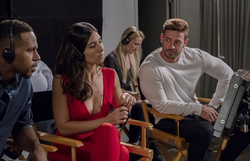 Nina (Camila Banus, 2.v.l.); Mateo (William Levy, r.) – Bild: Fox and its related entities
