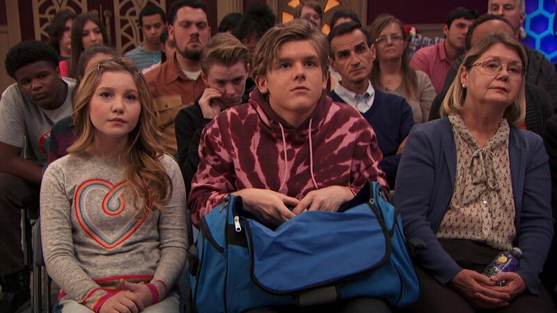 Jasper Dunlop (Sean Ryan Fox, m.) – Bild: ViacomCBS