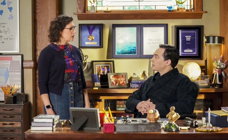 Amy Farrah Fowler (Mayim Bialik, l.); Sheldon Cooper (Jim Parsons, r.) – Bild: 2024 Warner Bros. Entertainment Inc. All Rights Reserved. Lizenzbild frei