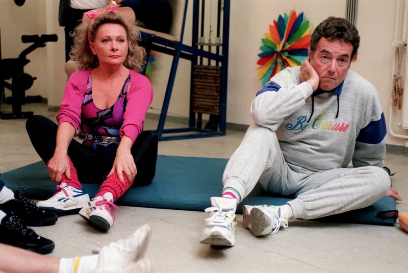 Brigitte Neumeister (Frau Turecek), Peter Fröhlich (Erwin Schoitl). – Bild: ORF/​MR Film