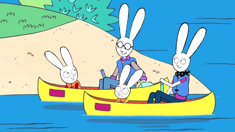 Im Kanu treten Simon (h. l.) und Papa (h. r.) als Team gegen Franz (v. l.) und Mama (v. r.) an. – Bild: ZDF