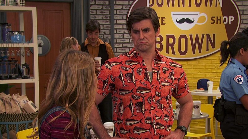 L-R: Piper Hart (Ella Anderson), Captain Man /​ Ray Manchester (Cooper Barnes) – Bild: ViacomCBS