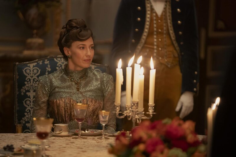 Carrie Coon als Bertha Russell – Bild: Warner