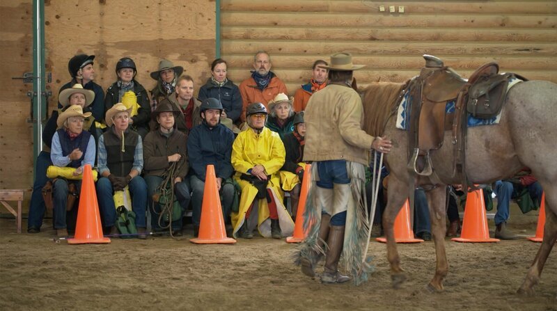 Cowboykurs, Theoriestunde auf der Gästeranch. – Bild: ZDF und NDR