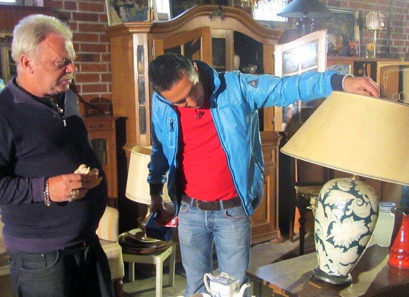 Erich mit Trödelprofi Mauro Corradino – Bild: RTL II