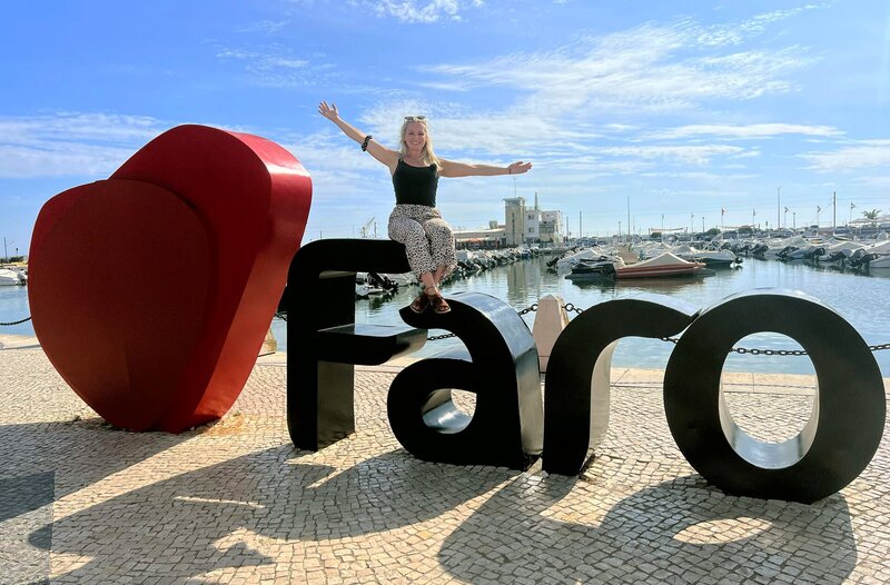 Maike Tschorn in Faro. – Bild: HR/​Tanja Höschele