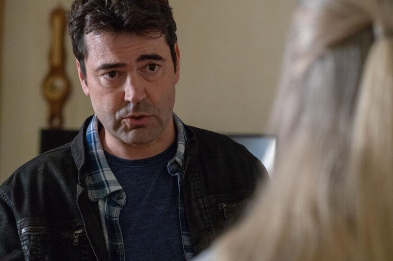 Sam Loudermilk (Ron Livingston) – Bild: 2018 Farmersville Productions, Inc. All Rights Reserved. Lizenzbild frei