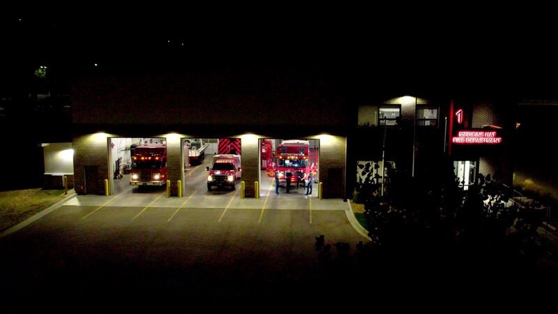 Alberta Feuerwehrleute. – Bild: Warner Bros. Discovery