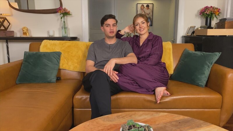 Kara and Guillermo try to make sense of the most recent developments occurring in The Single Life. – Bild: Warner Bros. Discovery, Inc. or its subsidiaries and affiliates