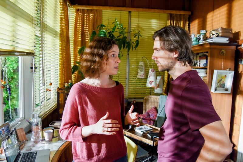 Christiane Boj (Franziska Hackl), Filip Boj (Stefan Pohl). – Bild: ARD/​ORF/​MR Film/​Hubert Mican