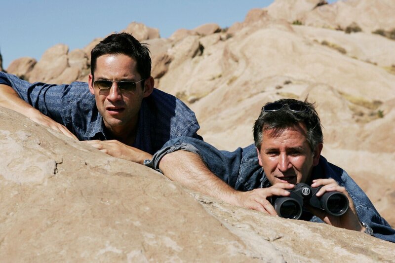 Danny Taylor (Enrique Murciano) und Jack Malone (Anthony LaPaglia). Die Verwendung des sendungsbezogenen Materials ist nur mit dem Hinweis und Verlinkung auf RTL+ gestattet. – Bild: RTL /​ Warner Bros. Entertainment, Inc.