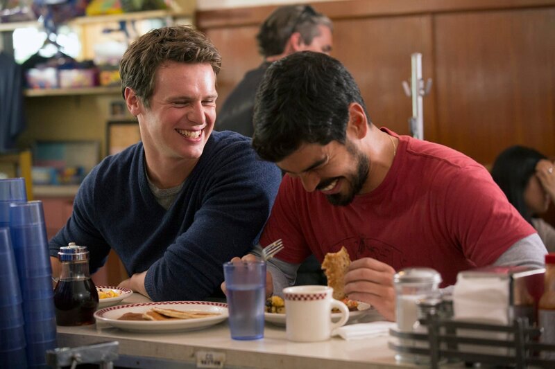 Jonathan Groff als Patrick Murray (l.), Raúl Castillo als Richie Donado (r.) – Bild: Home Box Office, Inc.
