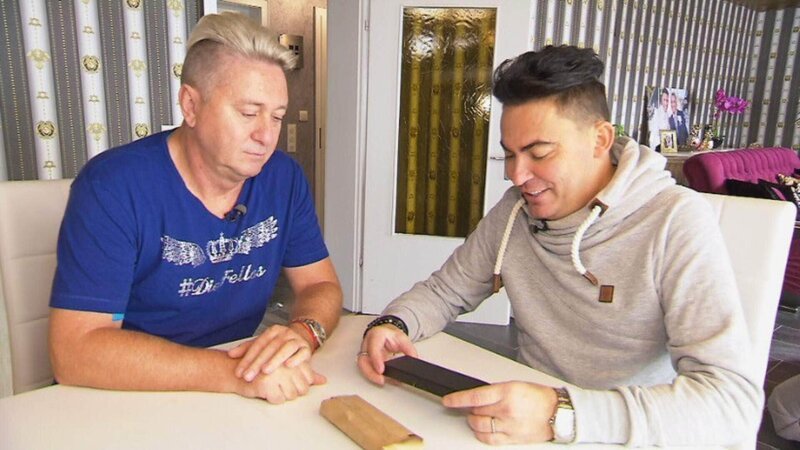 Hubert (l.) und Matthias Die Verwendung des sendungsbezogenen Materials ist nur mit dem Hinweis und Verlinkung auf TVNOW gestattet. – Bild: RTL
