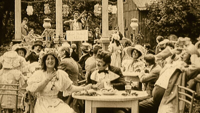 Eins, Zwei, Drei! Die Walzerfabrik Strauss & Söhne – Bild: ServusTV