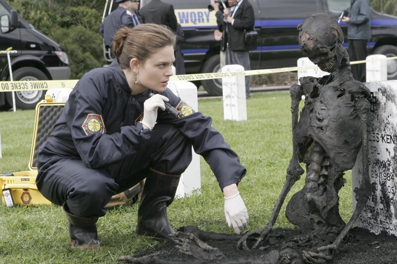 Dr. Brennan (Emily Deschanel) – Bild: TV4