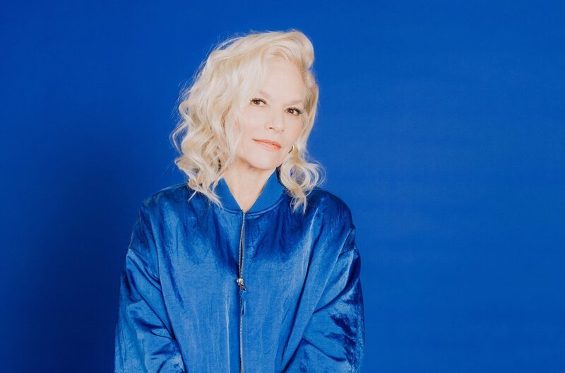 Ina Müller ist Kult. Ina Müller ist Sängerin, Moderatorin, Entertainerin und die beliebteste Anarcho-Talkerin Deutschlands – immer unterhaltsam und überraschend. – Bild: NDR/​Sandra Ludewig