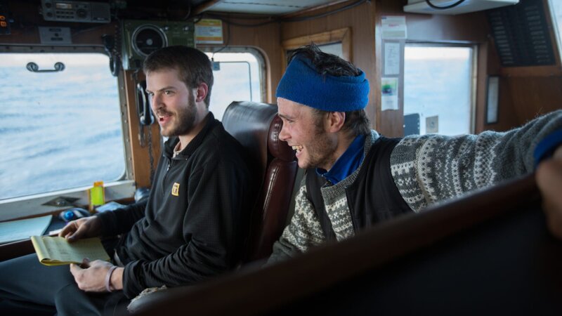 Brenna A Captain Sean Dwyer and Greenhorn Per Nesselquist. – Bild: DMAX