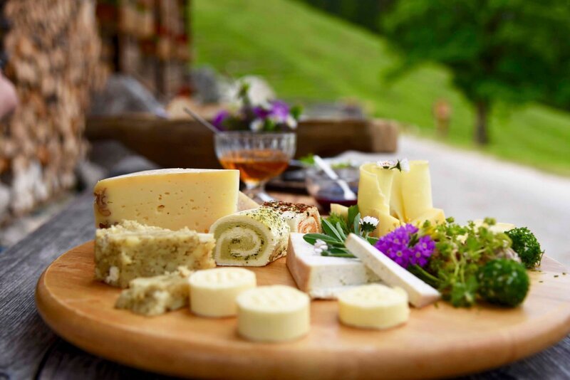 Käsebrettl – Bild: Servus TV /​ Feige TV