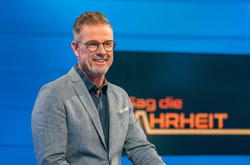 Eine Produktion des SWR in Zusammenarbeit mit UFA Show & Factual. Ratespiel mit Spaß und Schwindel, jeweils montags um 22:00 Uhr im SWR Fernsehen. Michael Antwerpes – Bild: SWR/​Christian Koch