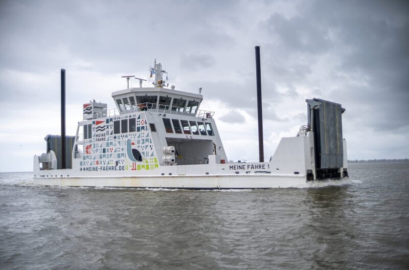 Frischer Wind auf der Nordsee: Die neue Reederei „Meine Fähre“ nimmt Kurs auf Norderney. – Bild: NDR/Lars Tolis/Bilderbuch Productions GmbH Frischer Wind auf der Nordsee: Die neue Reederei „Meine Fähre“ nimmt Kurs auf Norderney. – Bild: NDR/Lars Tolis/Bilderbuch Productions GmbH