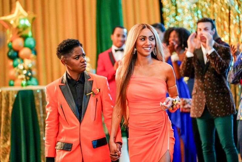 (v.li.): Bre-Z (Tamia ‚Coop‘ Cooper), Chelsea Tavares (Patience). – Bild: ORF/​PRO7/​Warner/​The CW