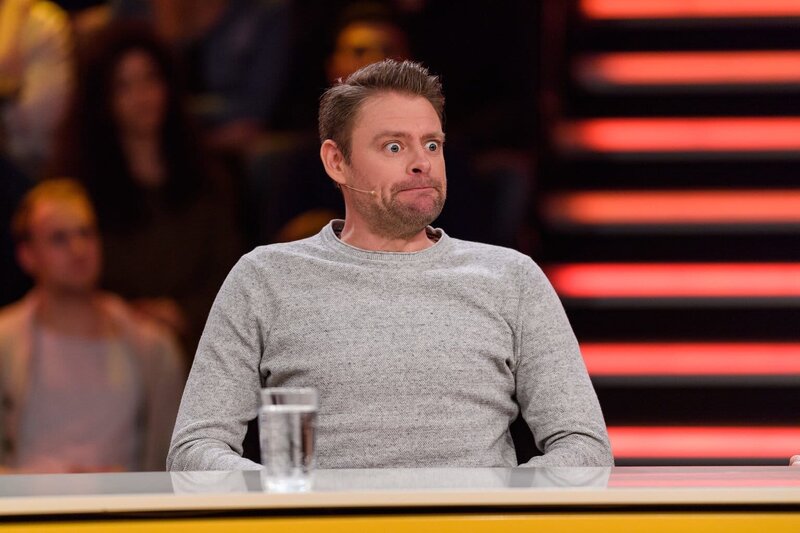 Gibt alles: Max Giermann … – Bild: SAT.1/​Willi Weber