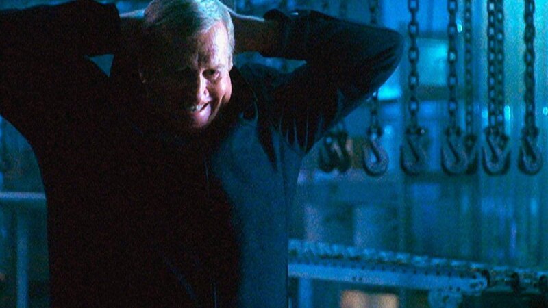 Max (Ken Howard) will das Leben seiner Tochter retten und stellt sich dem Killer. – Bild: TVNOW /​ NBC Universal