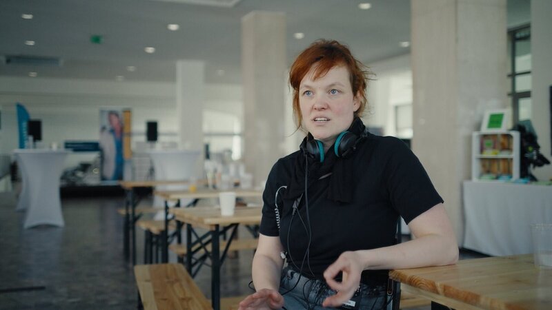 Regisseurin und Drehbuchautorin Lisa Weber („Vorwärts, rückwärts, seitwärts, stopp“). – Bild: ORF/​AÖF