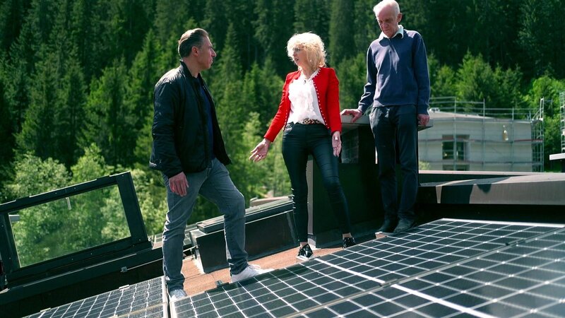 Falsch montierte Solarpaneele hätten fast zu einem Großbrand geführt. – Bild: ORF