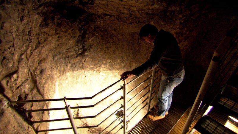 Shimmon in cave. – Bild: The National Geographic Channel.
