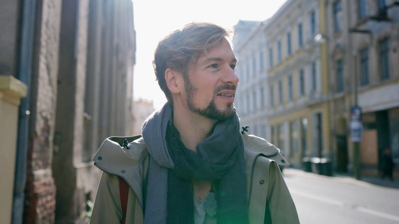Felix Räuber in die schlesische Heimat seines Großvaters. – Bild: Siegfried Michael Wagner