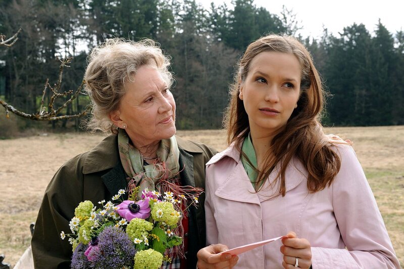 ARD STURM DER LIEBE FOLGE 1321, am Mittwoch um 15:10 Uhr im ERSTEN. Eva (Uta Kargel, r., mit Antje Hagen) beschließt, um ihre Liebe zu Markus zu kämpfen. – Bild: ARD/​Ann Paur
