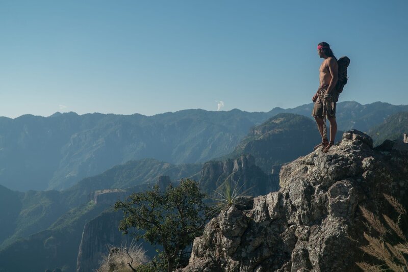 Hazen blickt über den Copper Canyon. – Bild: National Geographic