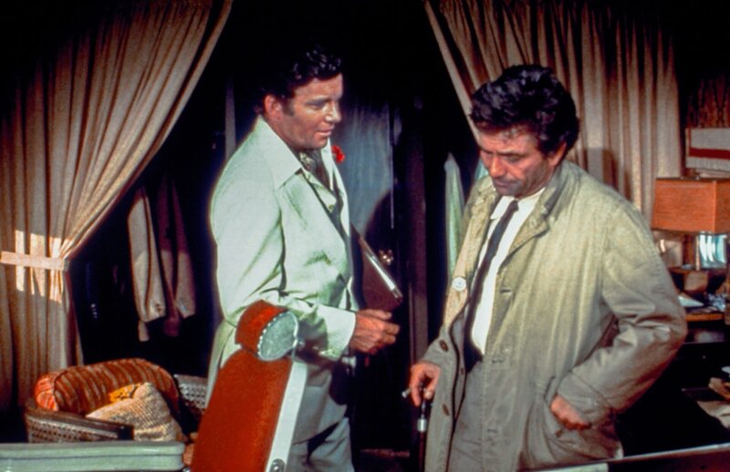 (v.li.): William Shatner (Ward Fowler), Peter Falk (Insp. Columbo). – Bild: ORF/​Universal