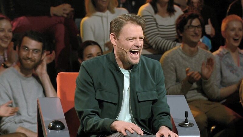 Gastgeber Max Giermann. – Bild: RTL /​ J. F. Bauer, P. M. Krause, C. Frier, J. van Weyde (AZ 1)