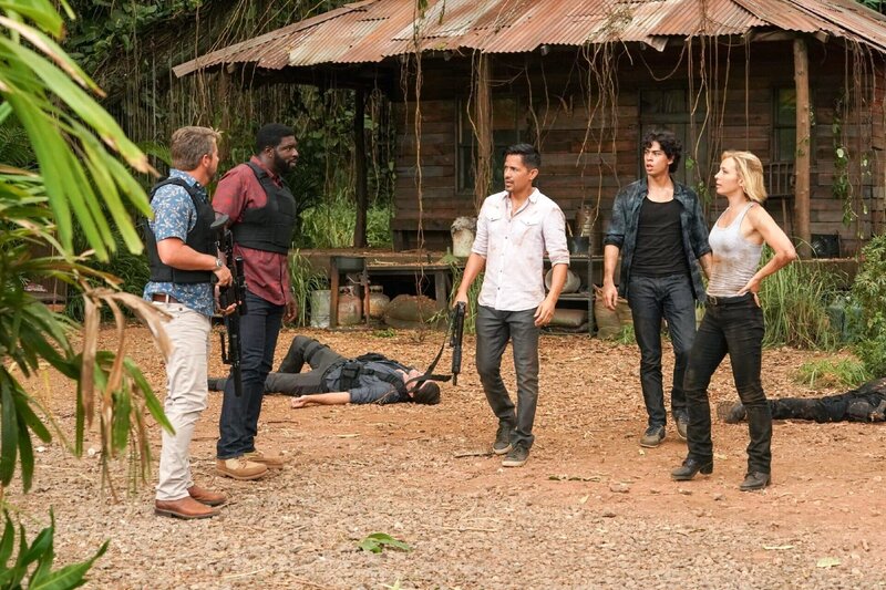 V.l.: Rick (Zachary Knighton). TC (Stephen Hill), Juliet Higgins (Perdita Weeks), Renaldo Cassione (Niko Guardado), Thomas Magnum (Jay Hernandez) – Bild: TVNOW /​ © 2020 CBS Studios Inc. and Universal Television LLC. ALL RIGHTS RESERVED.