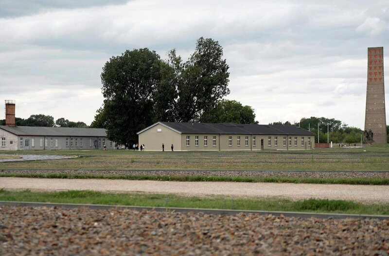 Im brandenburgischen Oranienburg, eine Dreiviertelstunde von Berlin entfernt, liegt das ehemalige Konzentrationslager Sachsenhausen. – Bild: Elephant Doc