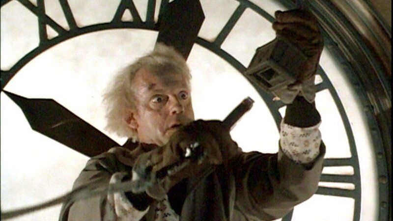 Wird es Dr. Emmett Brown (Christopher Lloyd) gelingen, den Weg zurĂĽck in die Zukunft zu finden? – Bild: RTL II Wird es Dr. Emmett Brown (Christopher Lloyd) gelingen, den Weg zurĂĽck in die Zukunft zu finden? – Bild: RTL II
