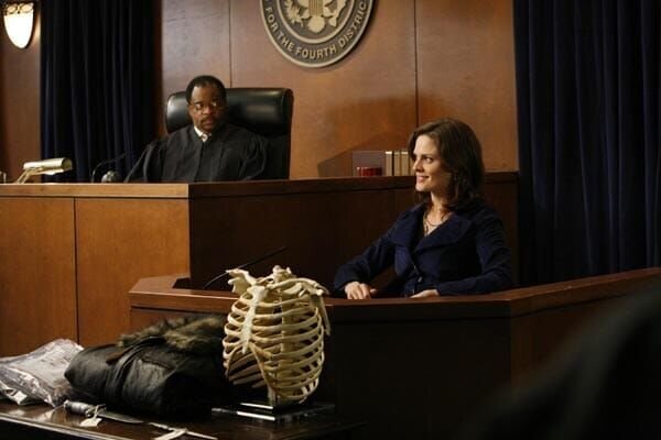 Brennan (Emily Deschanel) – Bild: Universal TV