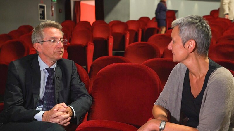 Im Bild: Cornelia Vospernik mit dem Bürgermeister von Neapel, Gaetano Manfredi. – Bild: ORF