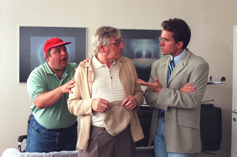 v.li.: Gerald Pichowetz (Franzi), Walter Langer (Kudrnac), Alfons Haider (Vysloczil). – Bild: ORF/​MR-Film/​Contessina Bauer