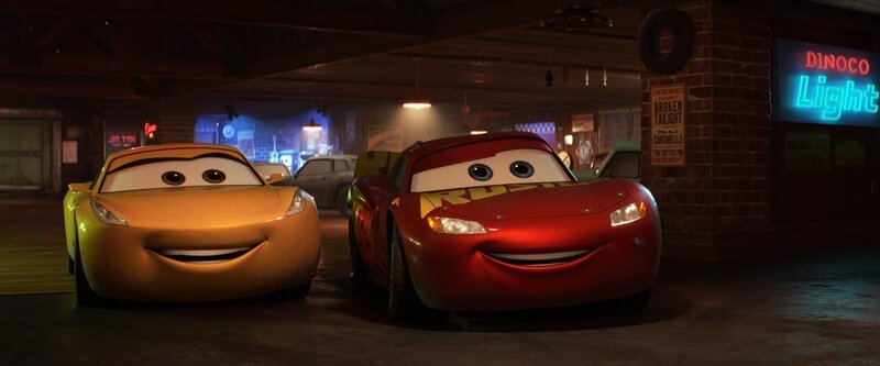 Cruz Ramirez, Lighting McQueen – Bild: Courtesy of Disney+