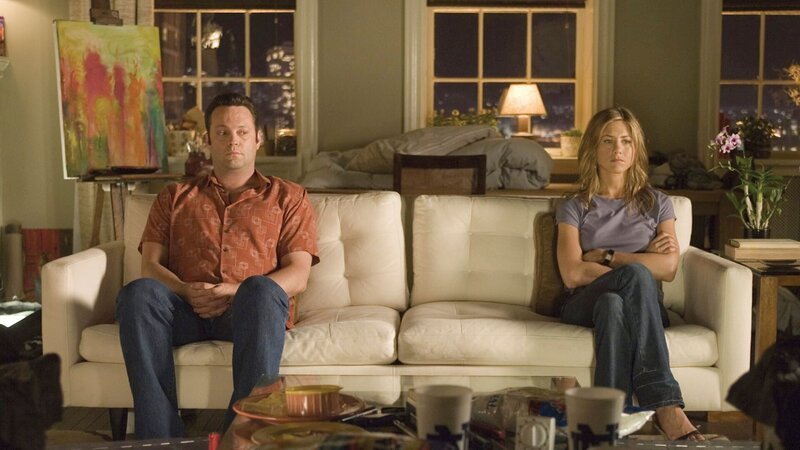 From left: Gary Grobowski (Vince Vaughn) and Brooke Meyers (Jennifer Aniston). – Bild: TV24