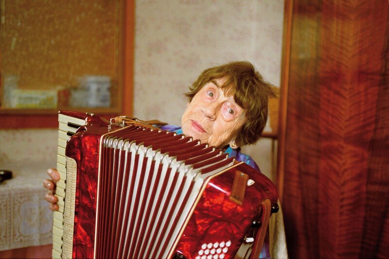 Sommer vorm Balkon – Bild: WARNER BROTHERS