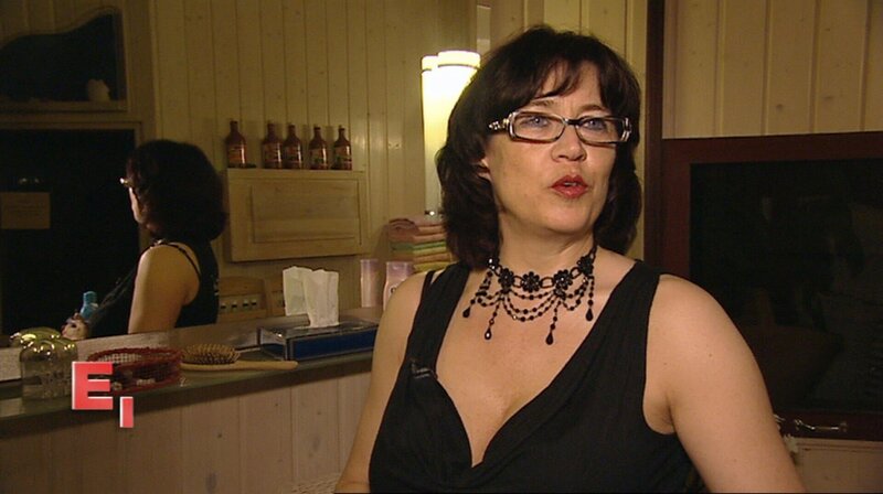 Die 48-jährige Doro führt einen erfolgreichen Swingerclub. – Bild: RTL II