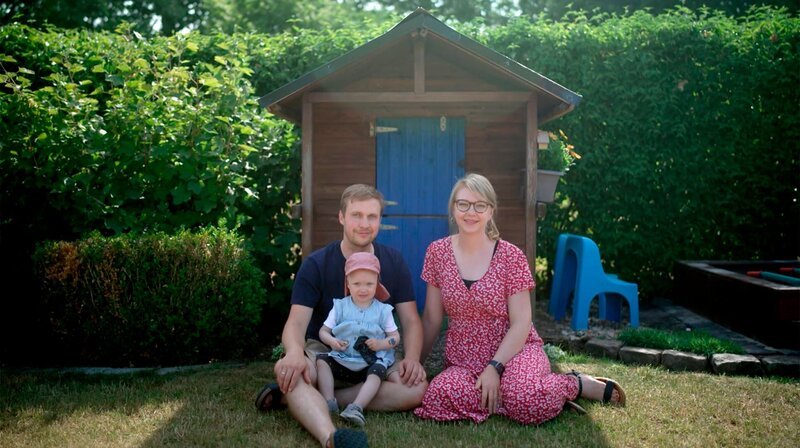 Familie Löser hat sich in Coronazeiten einen Schrebergarten zugelegt. – Bild: NDR/​Christine Raczka