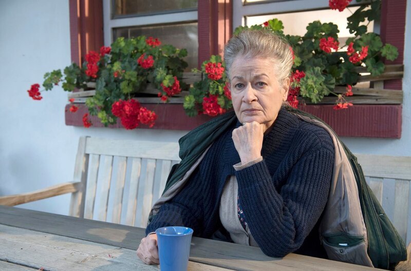 Johanna (Ursula Cantieni) beschließt, den Vorsitz der Landfrauen aufzugeben. – Bild: SWR/​Alexander Kluge
