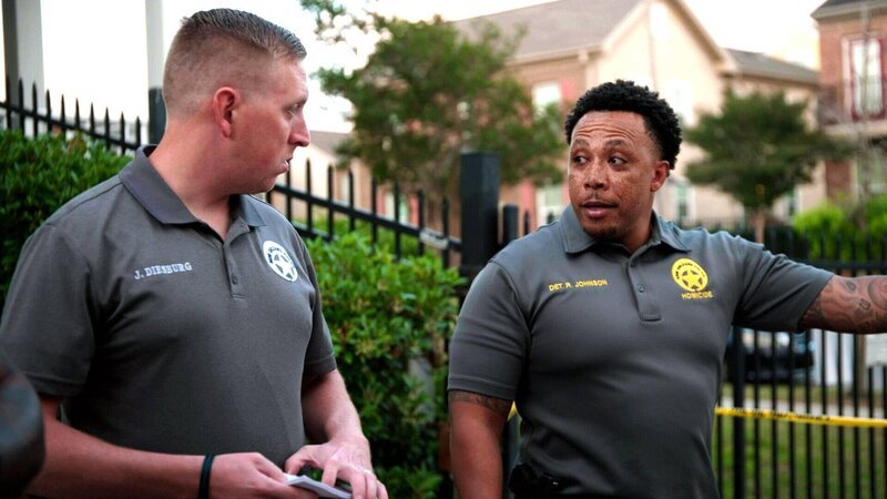 L – R: J. Diesburg, Det. R. Johnson – Bild: Crime + Investigation /​ A+E Global Media